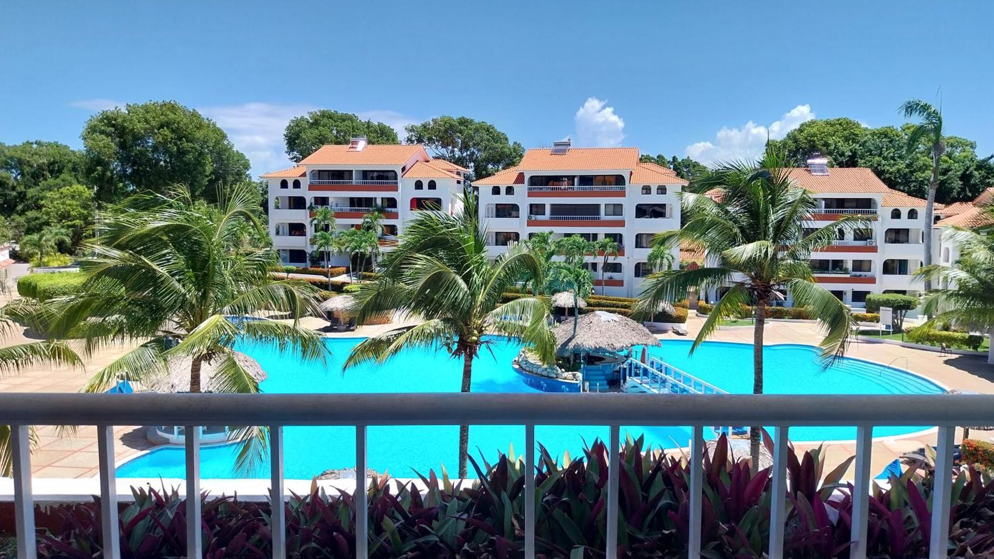 The Biggest Swimming Pool In Sosua, Frente A La Piscina Mas Grande En Sosua Lägenhet Exteriör bild